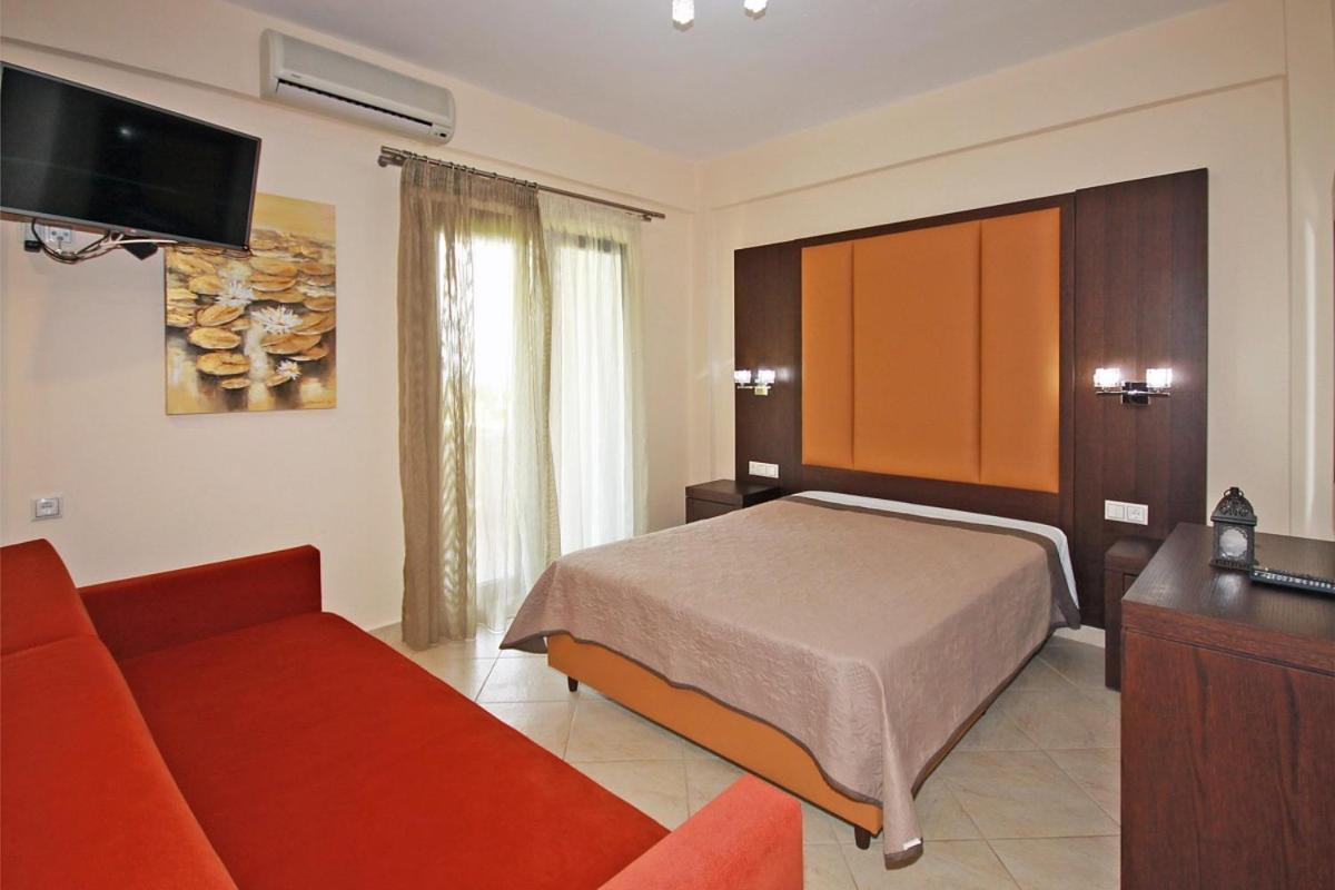 Stamos Apartments And Studios Vourvourou Exteriör bild