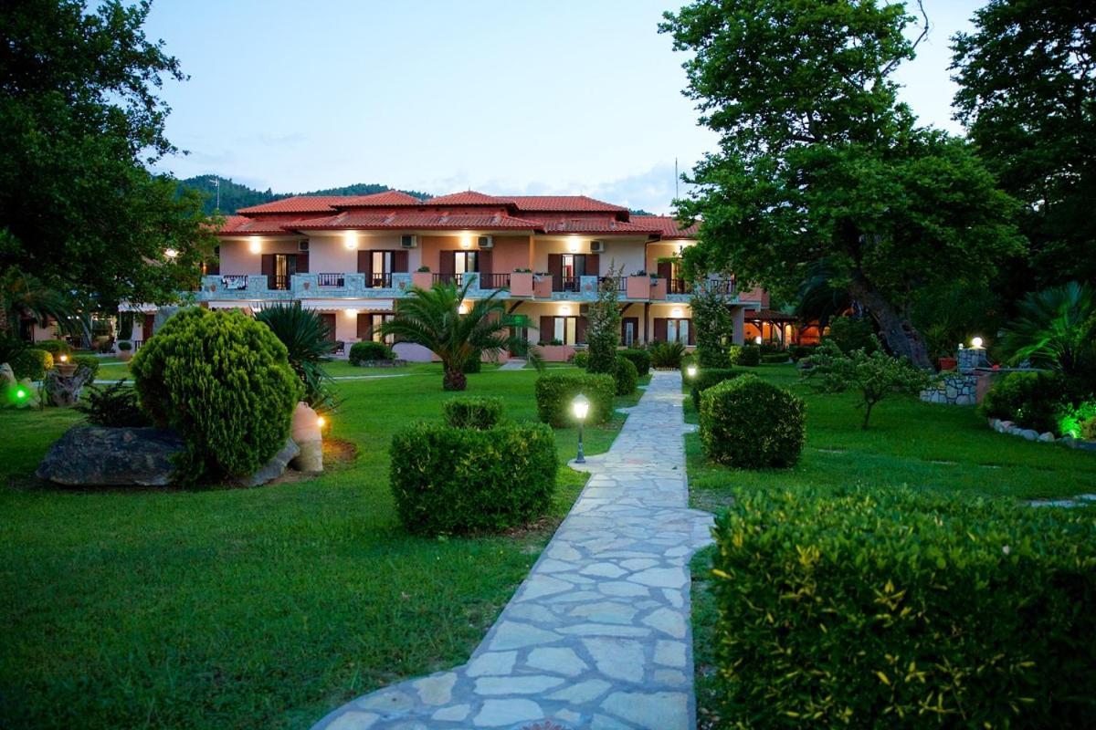 Stamos Apartments And Studios Vourvourou Exteriör bild