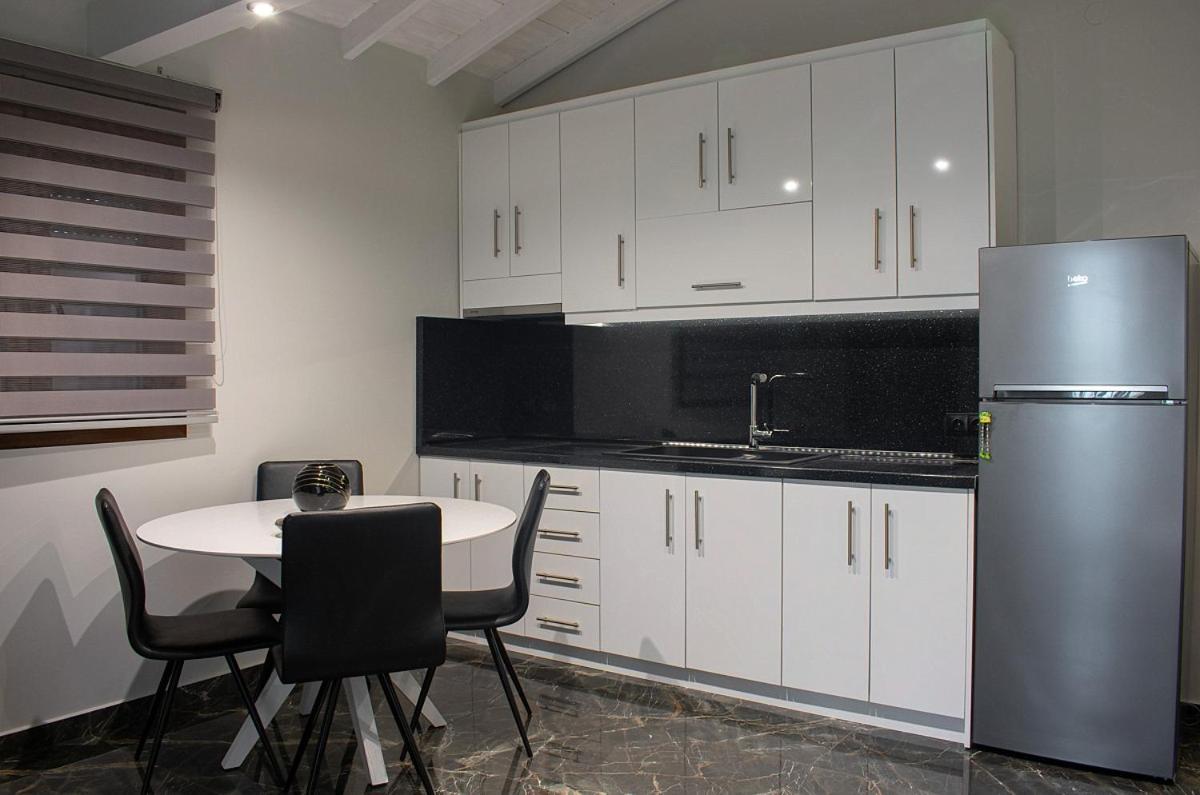 Stamos Apartments And Studios Vourvourou Rum bild